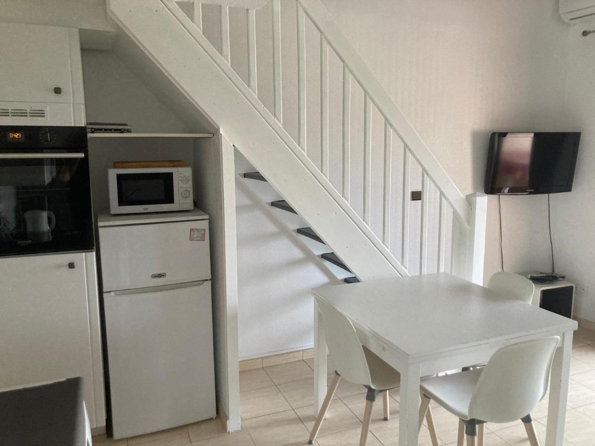 Appartement 2 Chambres Avec Piscine Face A La Mer A La Coudouliere Six-Fours-les-Plages Dış mekan fotoğraf